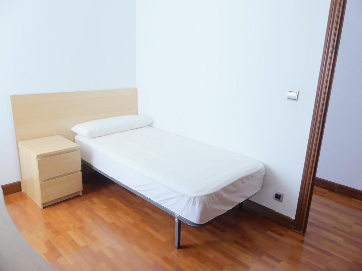 Apartamento Luminoso, Funcional Y Amplio En Zona Hospitalaria Pamplona Dış mekan fotoğraf